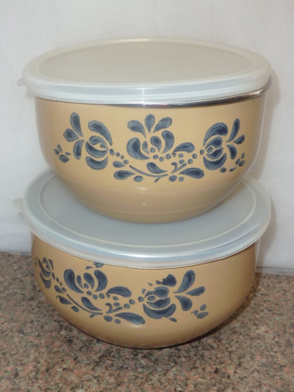 Vtg Pfaltzgraff Folk Art Nesting Bowl Enamel/Metal Plastic Lid Set Of 2